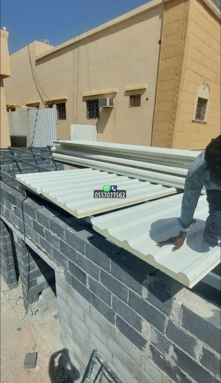 ساندوتش بانل الرياض الساندوتش بانل بالرياض: الحل المثالي للأسقف والجدران المعزولة