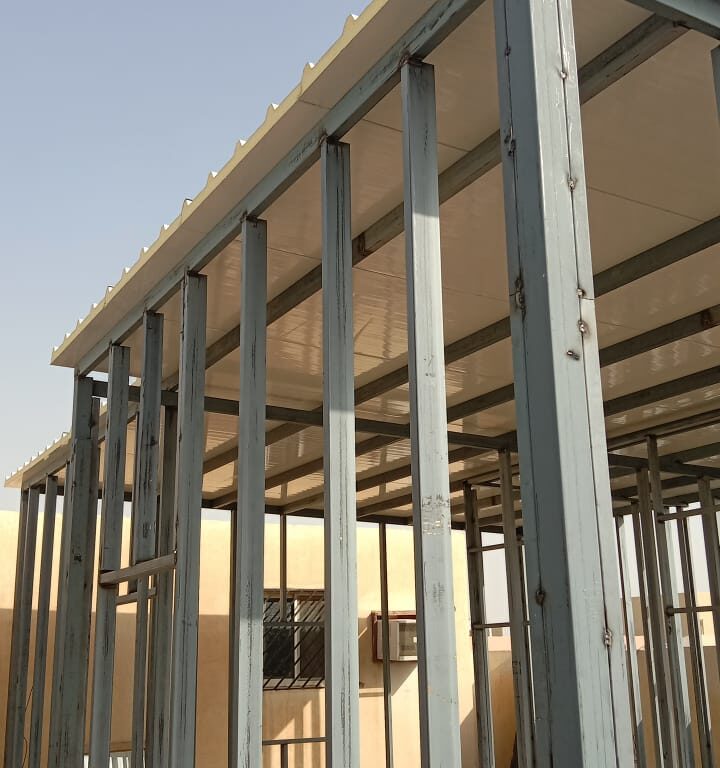 ساندوتش بانل في الرياض وجدة: الحل الأمثل للعزل وبناء المستودعات