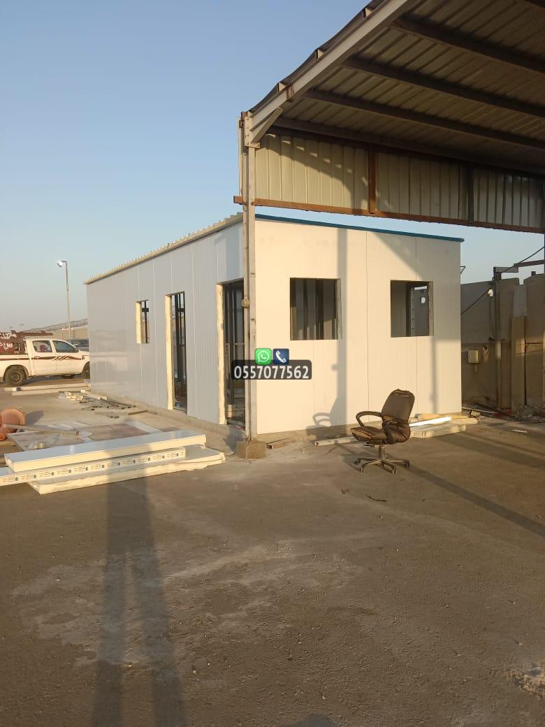 IMG-20250526-WA0073 تركيب غرف وملاحق ساندوتش بانل بالرياض وجدة: الحل الأمثل للراحة والتميز